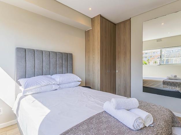 To Let 2 Bedroom Property for Rent in Sea Point Western Cape